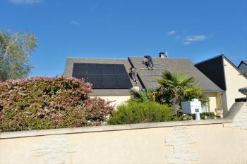 Installation de panneaux solaires en Indre-et-loire.JPG
